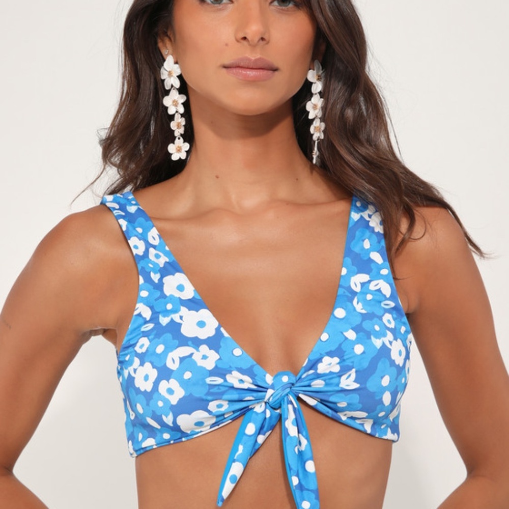 Lulus Sandy Dandy Blue Floral Print Tie-front Bikini Top - Size S